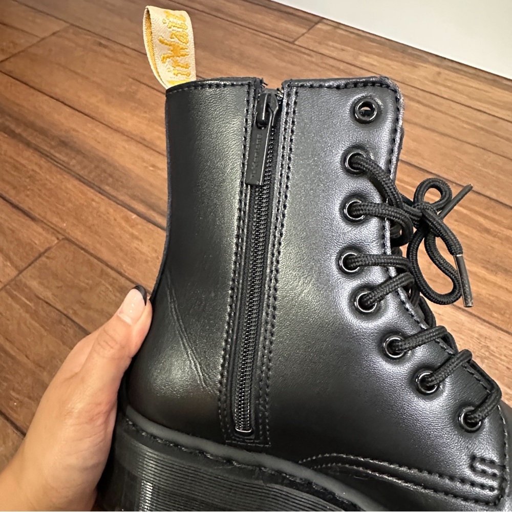 NWOT Jadon II Vegan Leather Dr Martens Sz 8 - Picture 13 of 13